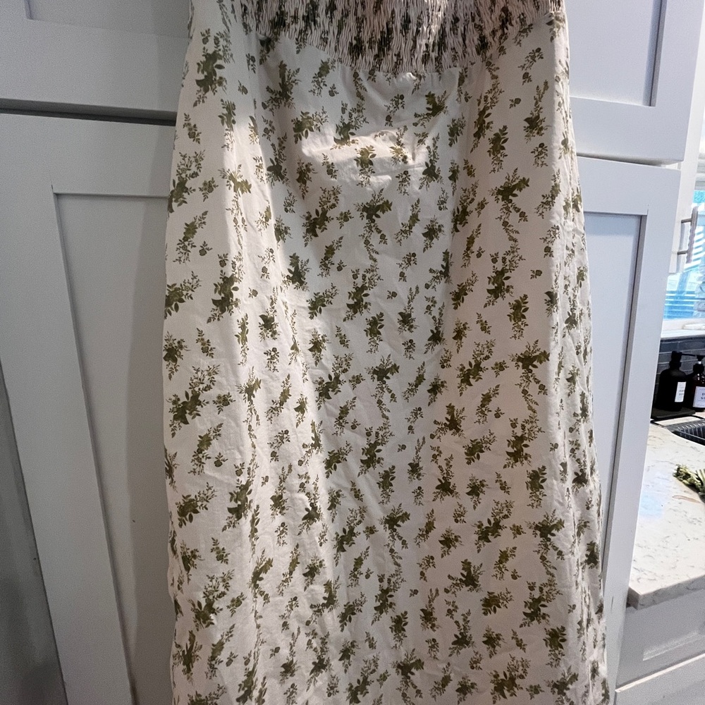 House of CB Bellucci Ivory and Green Floral Midi Dress - Picture 4 of 7